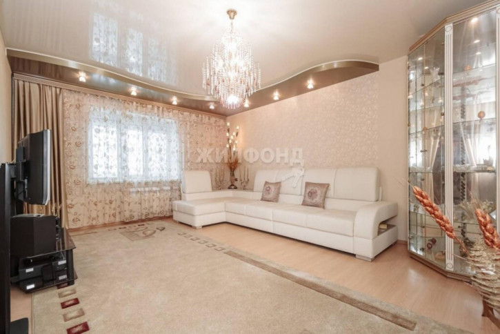 3-комн квартира Кошурникова, 8