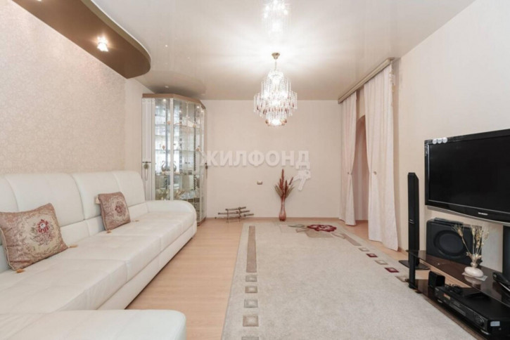 3-комн квартира Кошурникова, 8