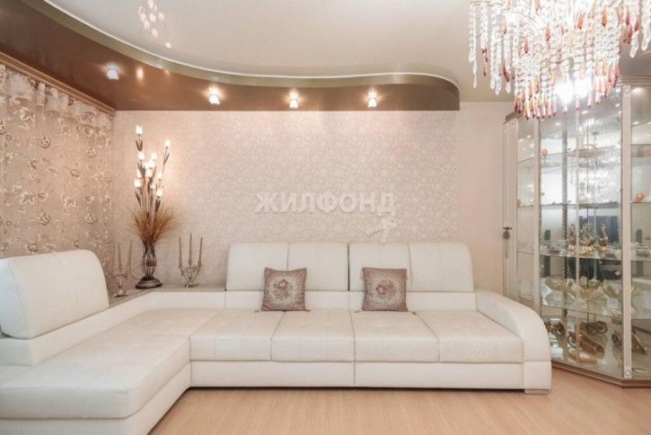 3-комн квартира Кошурникова, 8