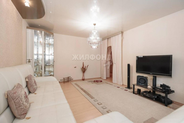 3-комн квартира Кошурникова, 8