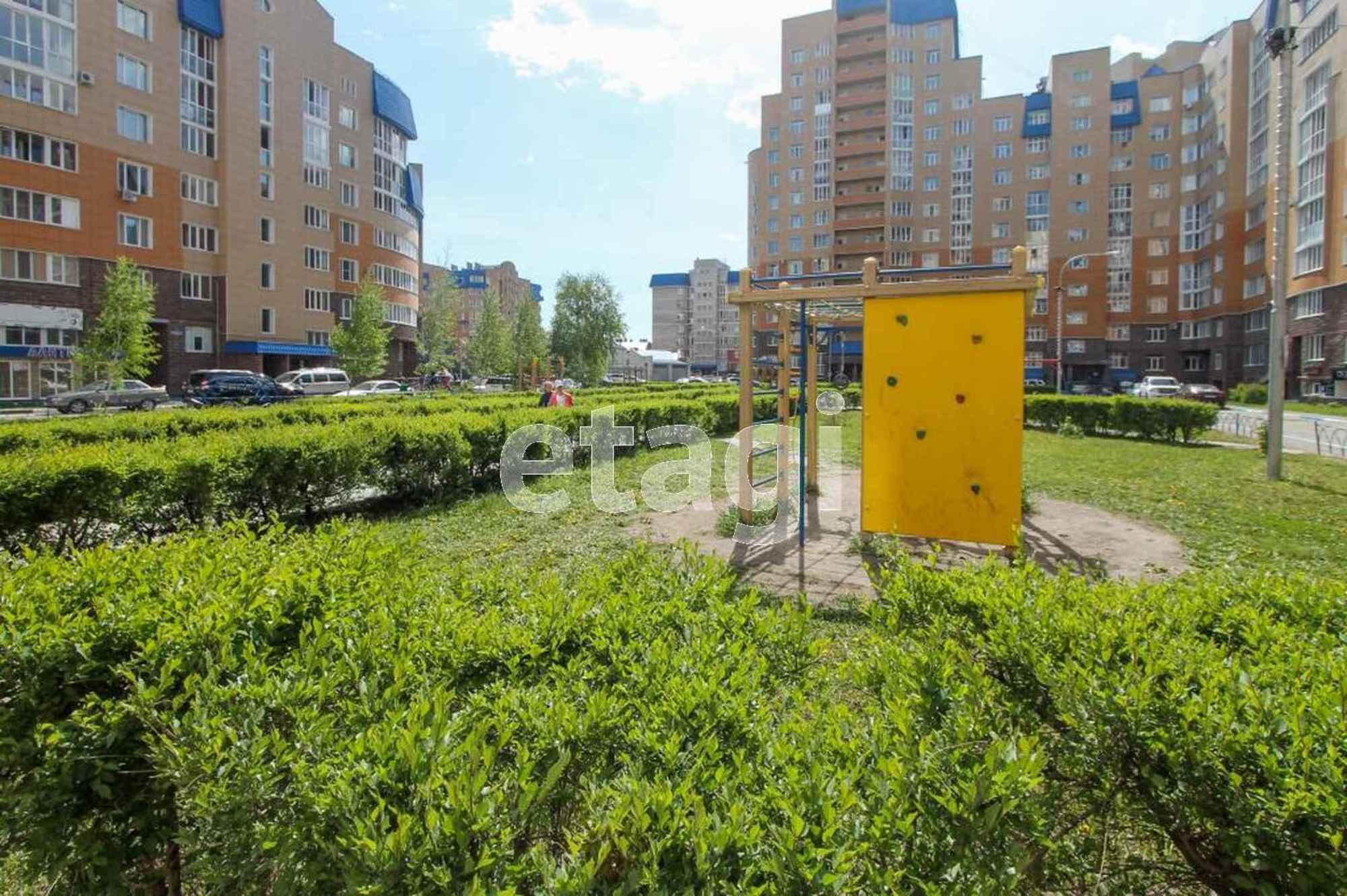 Купить квартиру за 10 611 000 рублей на проспект Комарова, 15