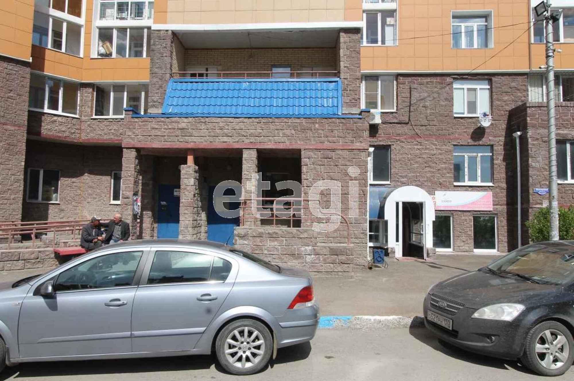 Купить квартиру за 10 611 000 рублей на проспект Комарова, 15