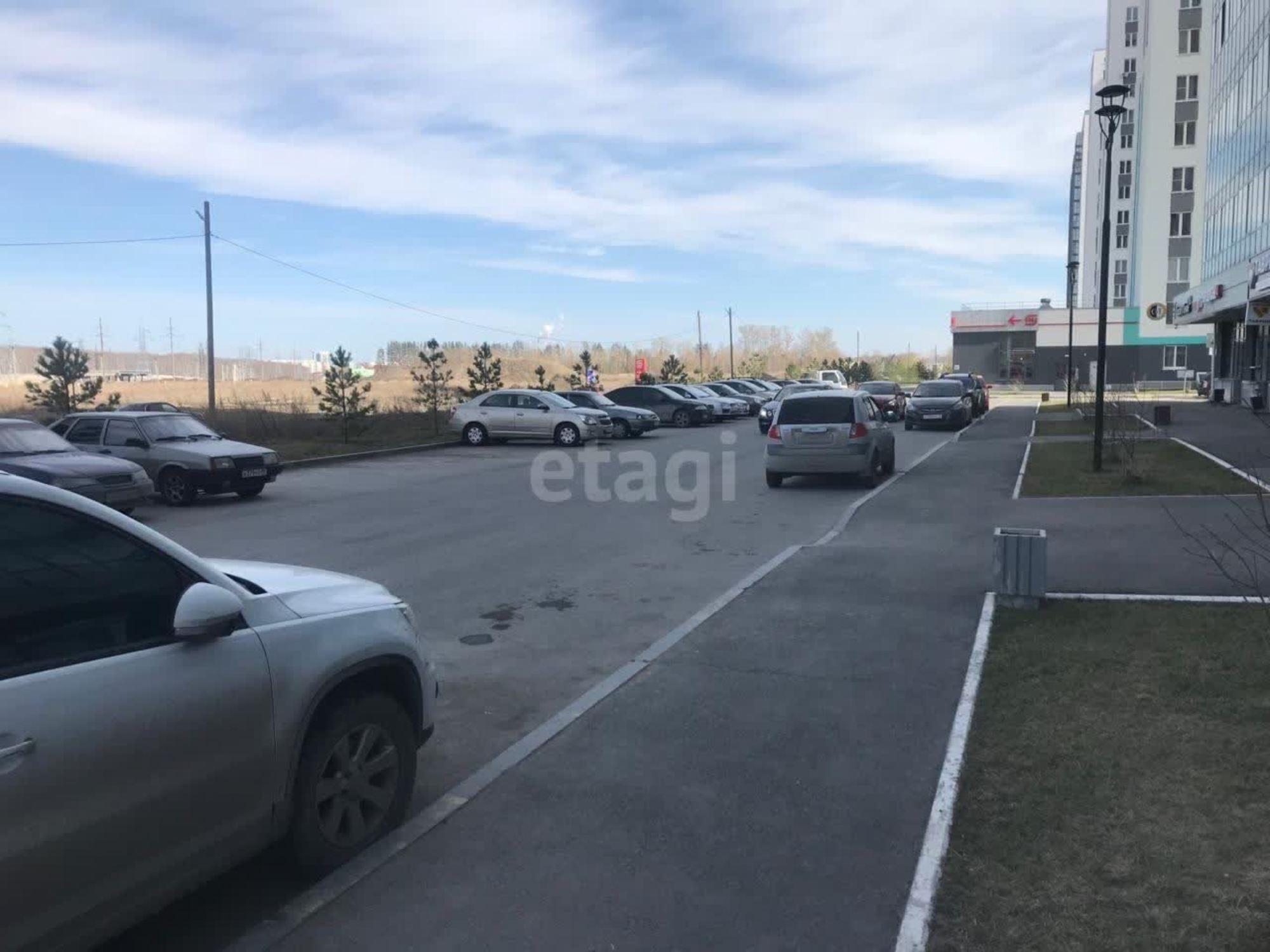 Купить торговое помещение за 18 000 000 рублей на Федора Достоевского 18