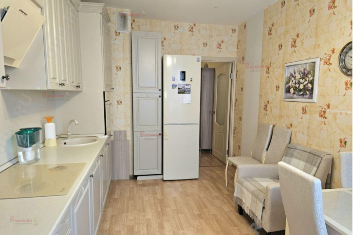3-комн квартира мехренцева, 46