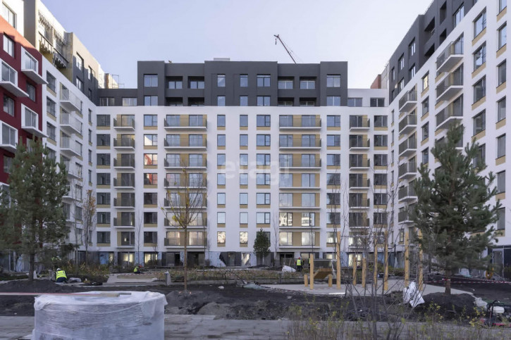 3-комн квартира Газовиков, 40