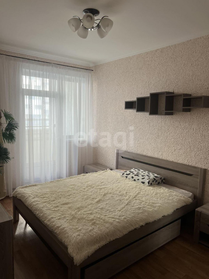 2-комн квартира Бакинских Комиссаров, 3