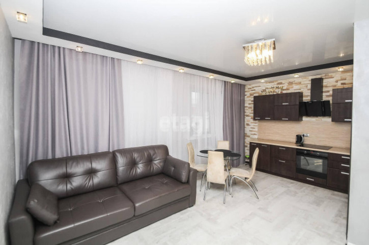 3-комн квартира Газовиков, 33