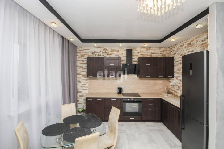 3-комн квартира Газовиков, 33