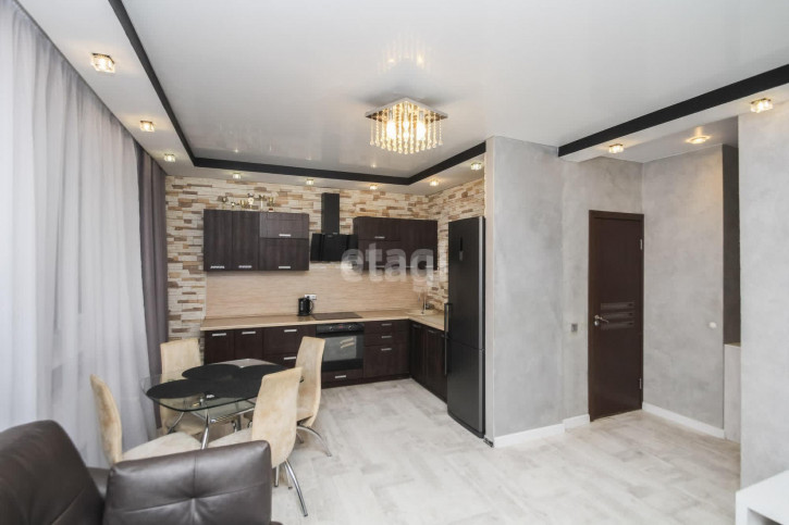 3-комн квартира Газовиков, 33