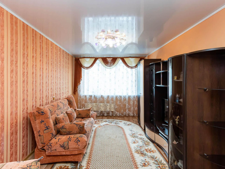3-комн квартира Демьяна Бедного, 102