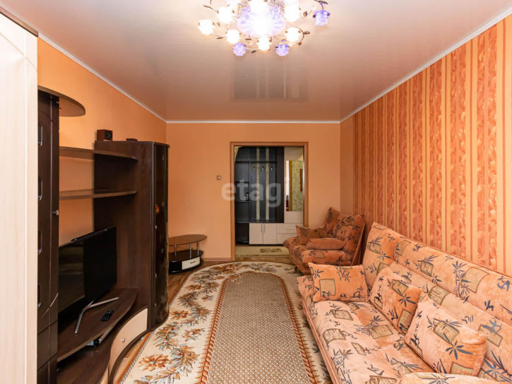 3-комн квартира Демьяна Бедного, 102