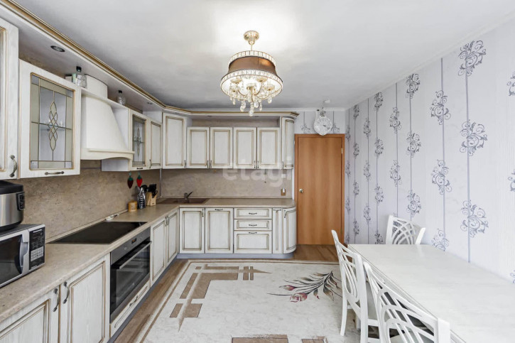 3-комн квартира Широтная, 173/2