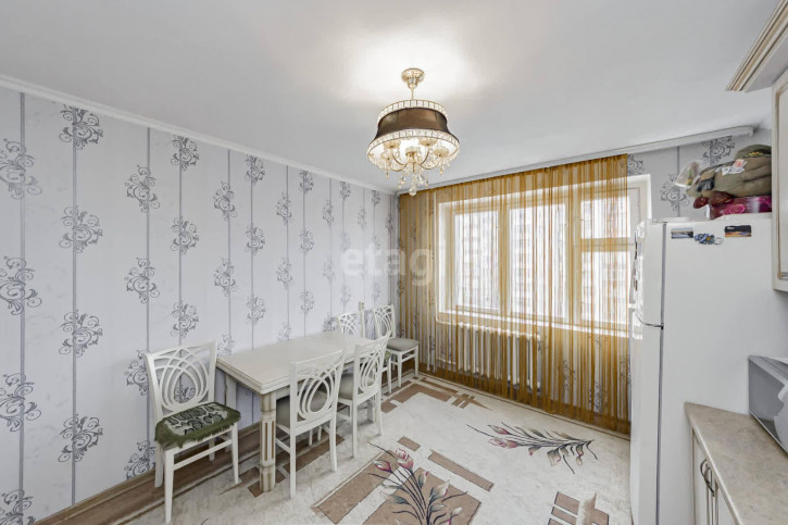 3-комн квартира Широтная, 173/2