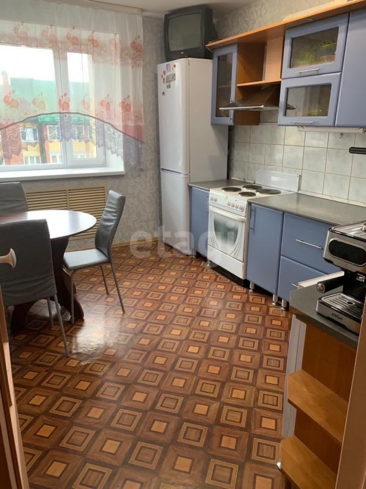 3-комн квартира Островского, 34