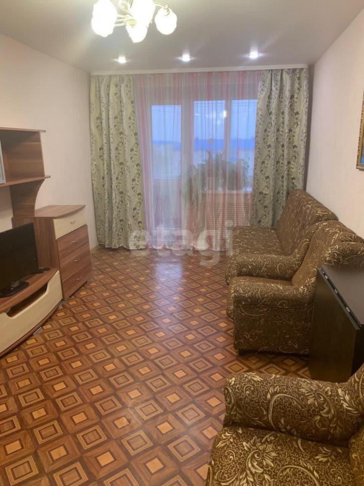 3-комн квартира Островского, 34