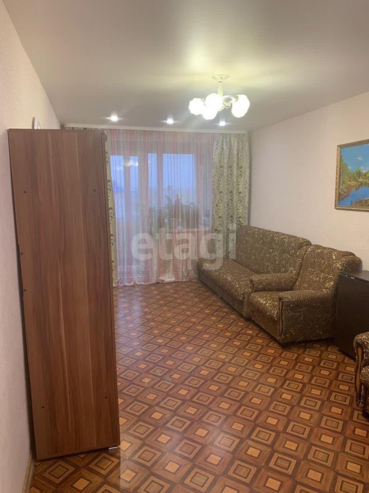 3-комн квартира Островского, 34