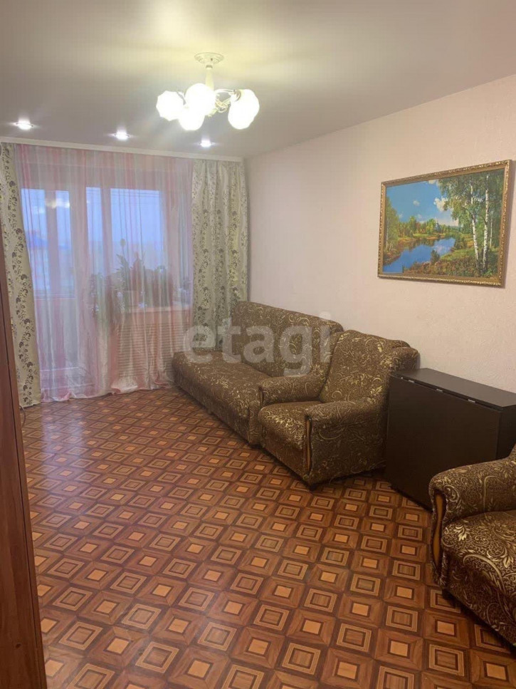 3-комн квартира Островского, 34
