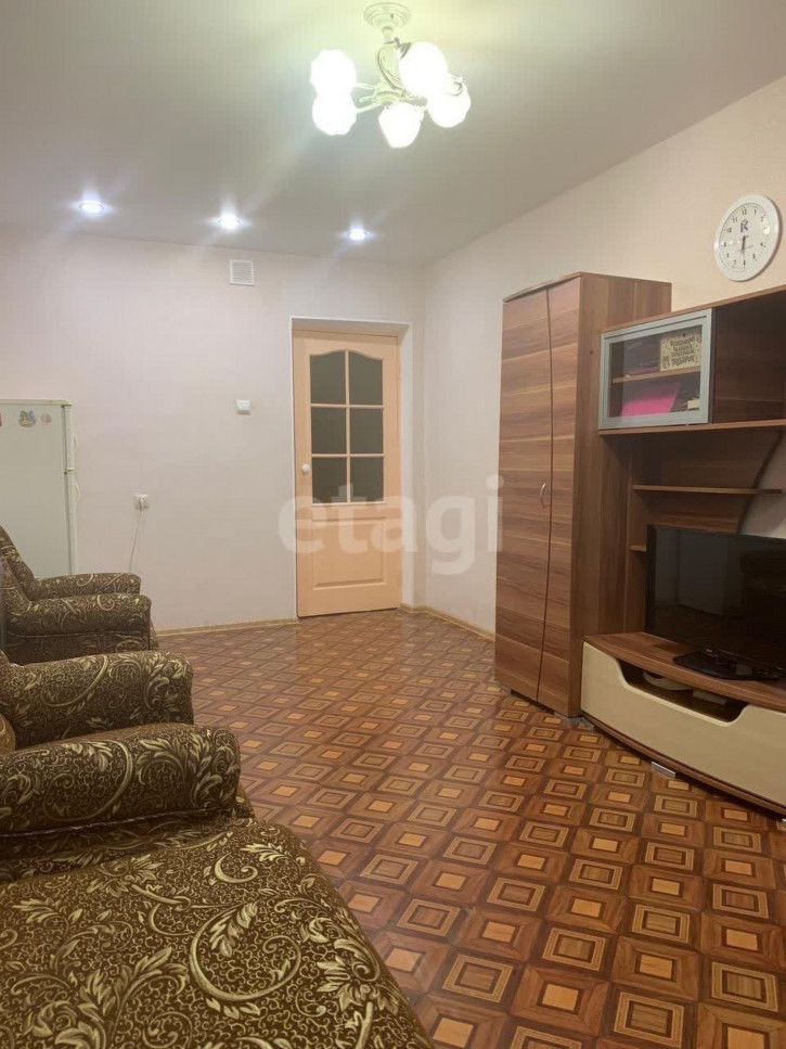 3-комн квартира Островского, 34