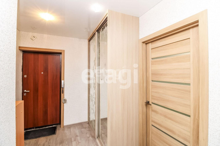 3-комн квартира Судоремонтная, 31