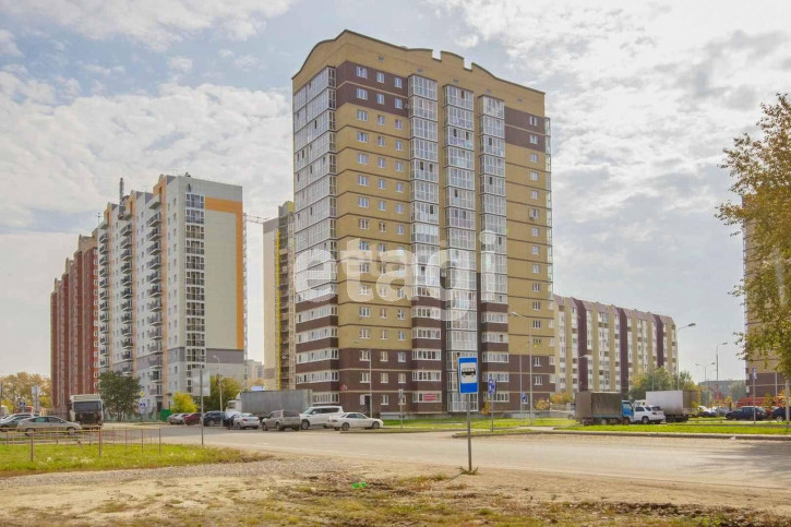 3-комн квартира Судоремонтная, 31