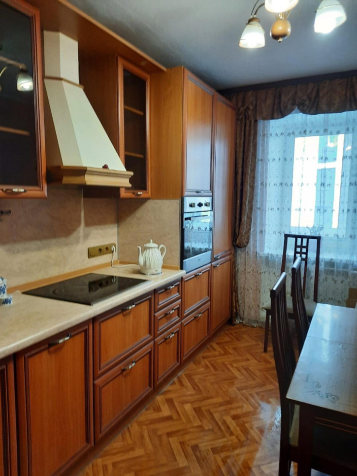 3-комн квартира Култукская, 32