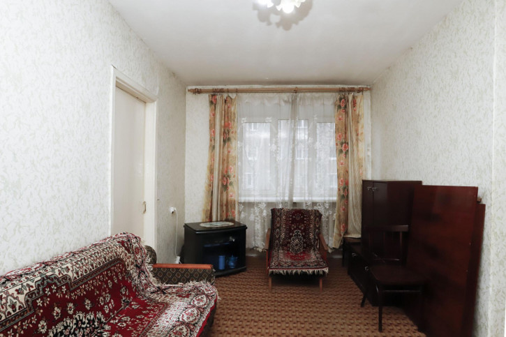 3-комн квартира Советская, 81