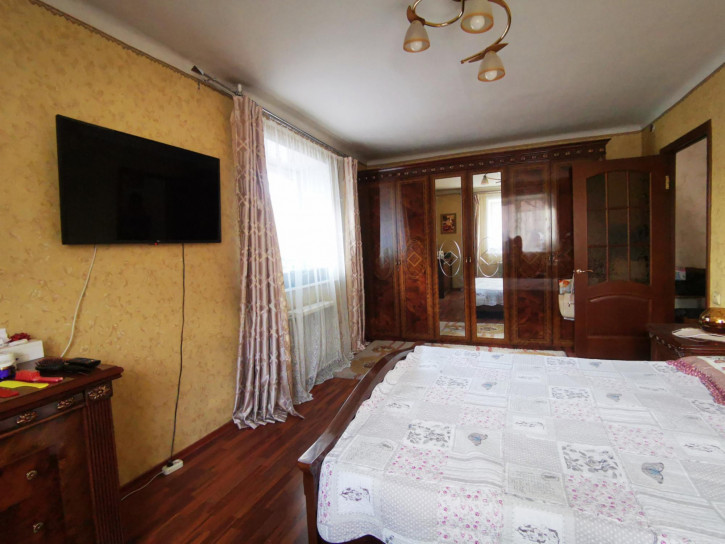 3-комн квартира Красноказачья, 2
