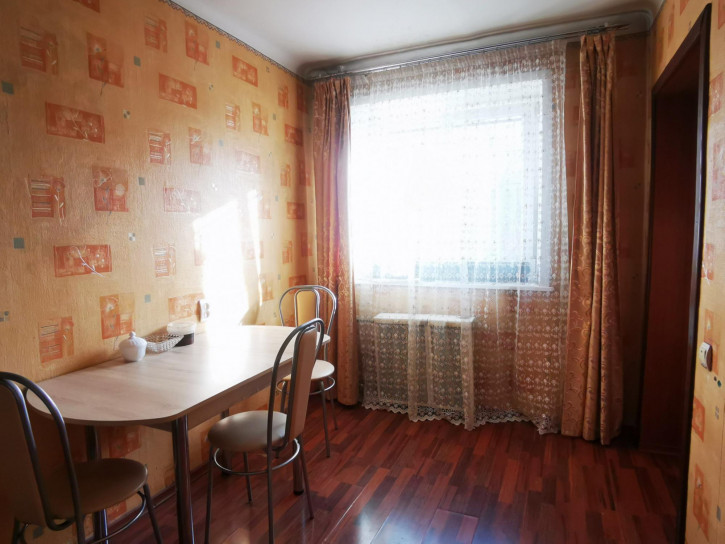 3-комн квартира Красноказачья, 2