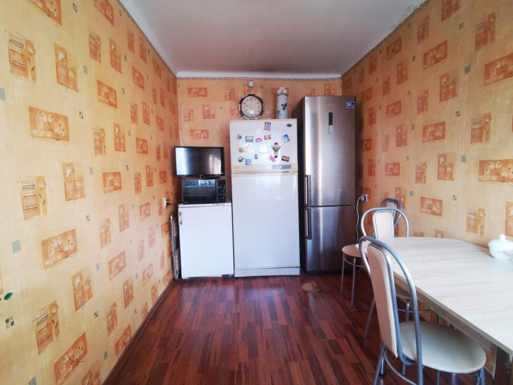 3-комн квартира Красноказачья, 2