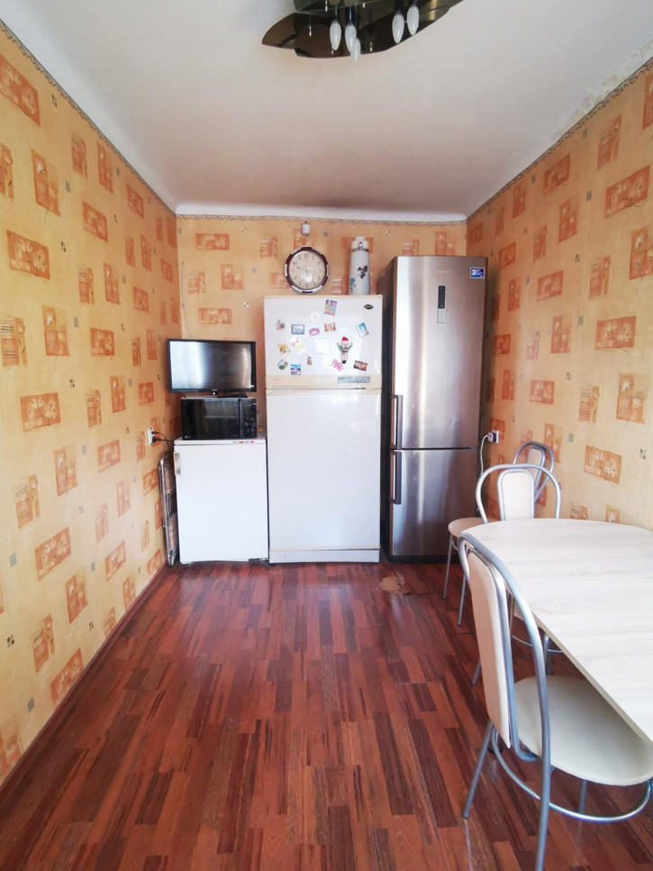 3-комн квартира Красноказачья, 2