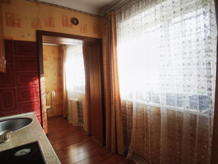 3-комн квартира Красноказачья, 2