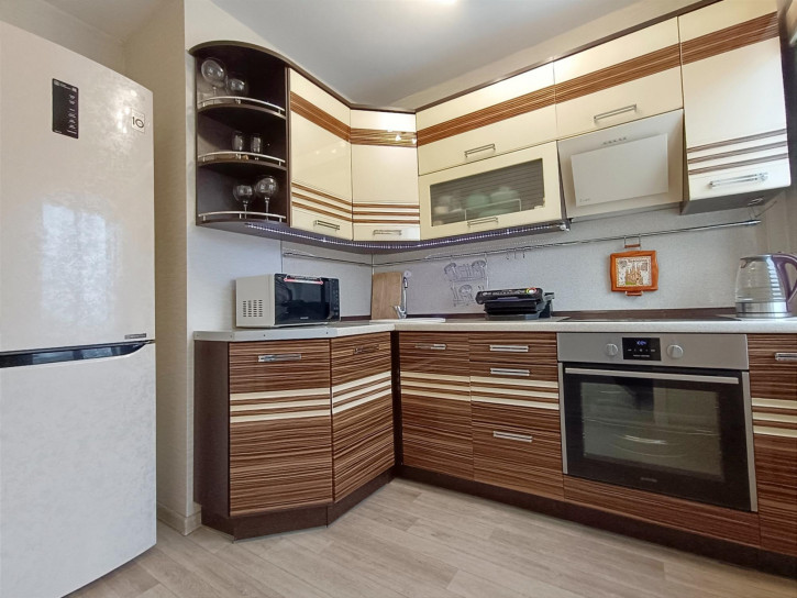 3-комн квартира Чекалина, 16