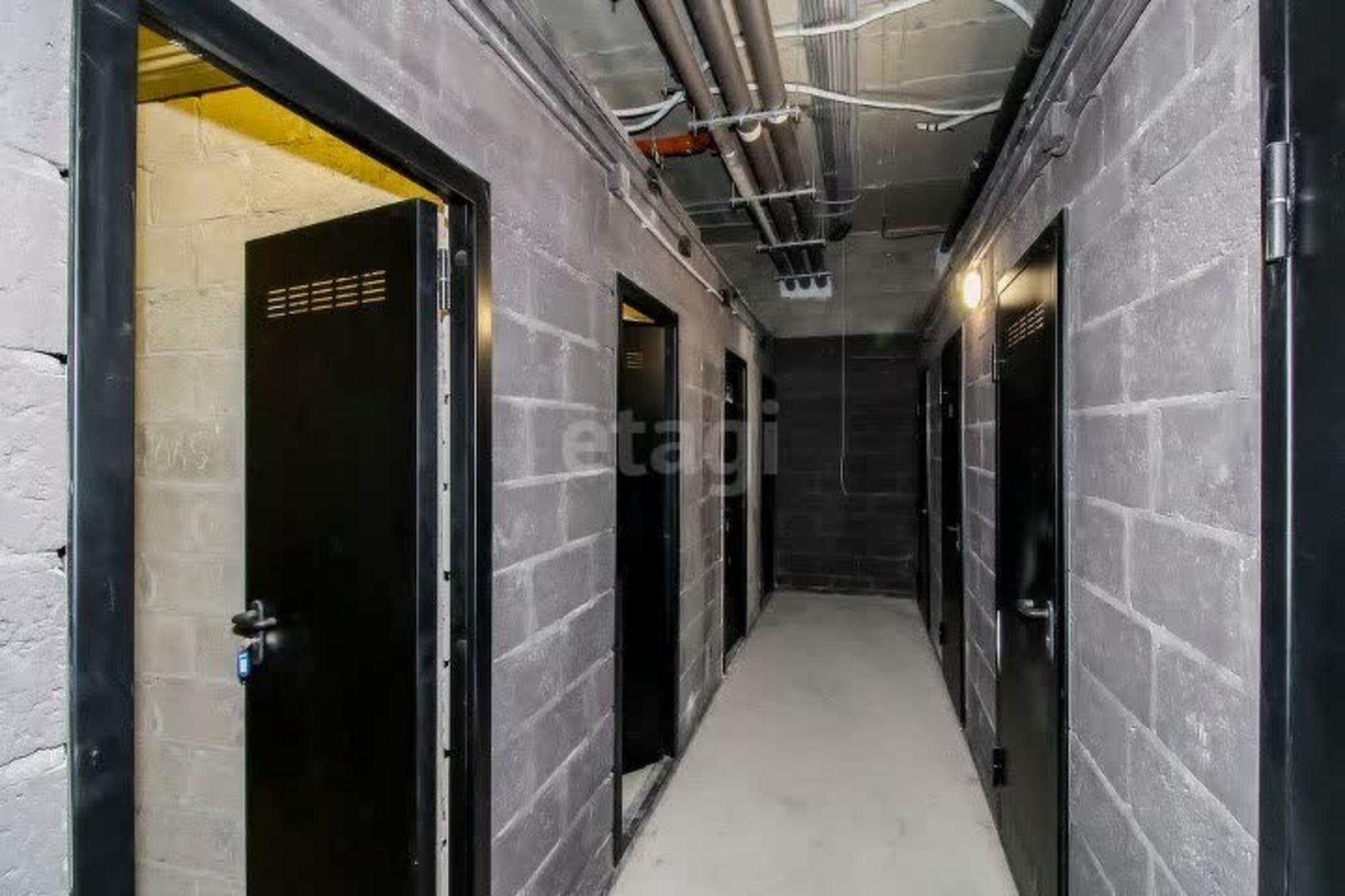 Купить складское помещение за 280 000 рублей на Газовиков 38