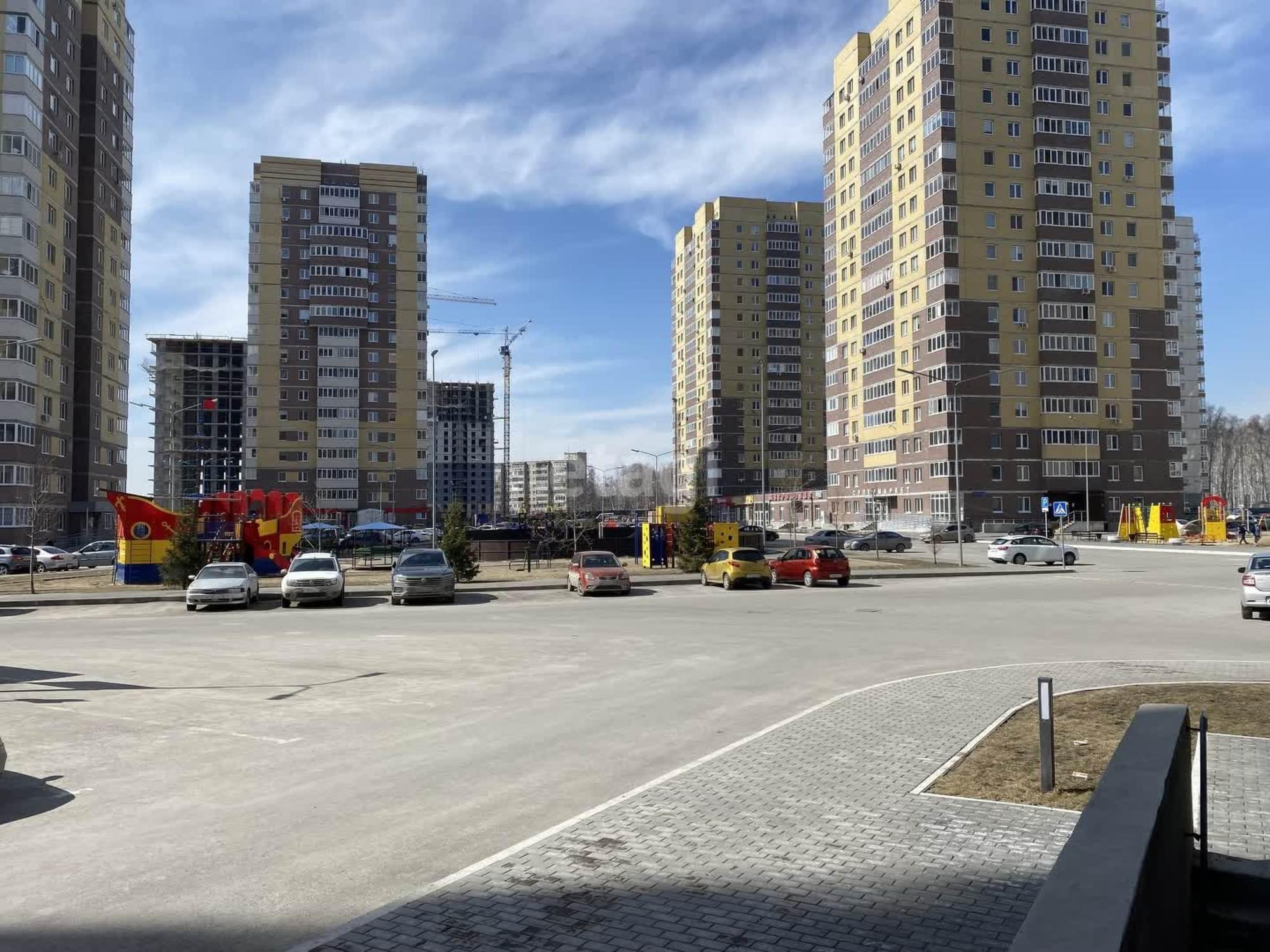 Сдать торговое помещение за 50 000 рублей на Мельникайте 2/3