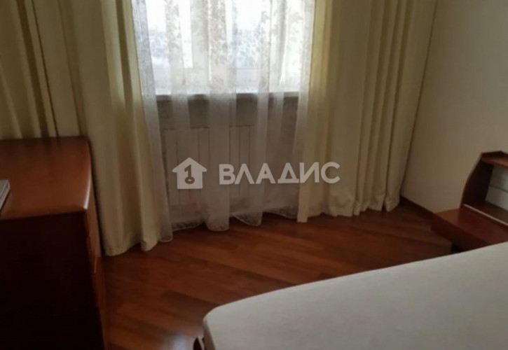 3-комн квартира Октябрьский проспект