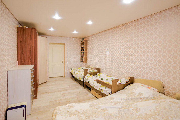 2-комн квартира Ленинградская улица, 62