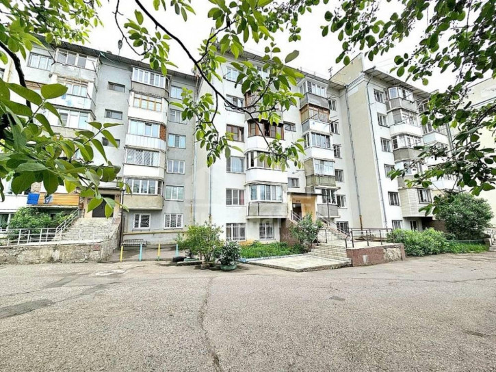 3-комн квартира Островского ул.