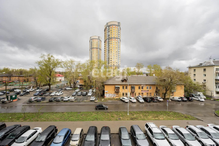 3-комн квартира Ирбитская, 13