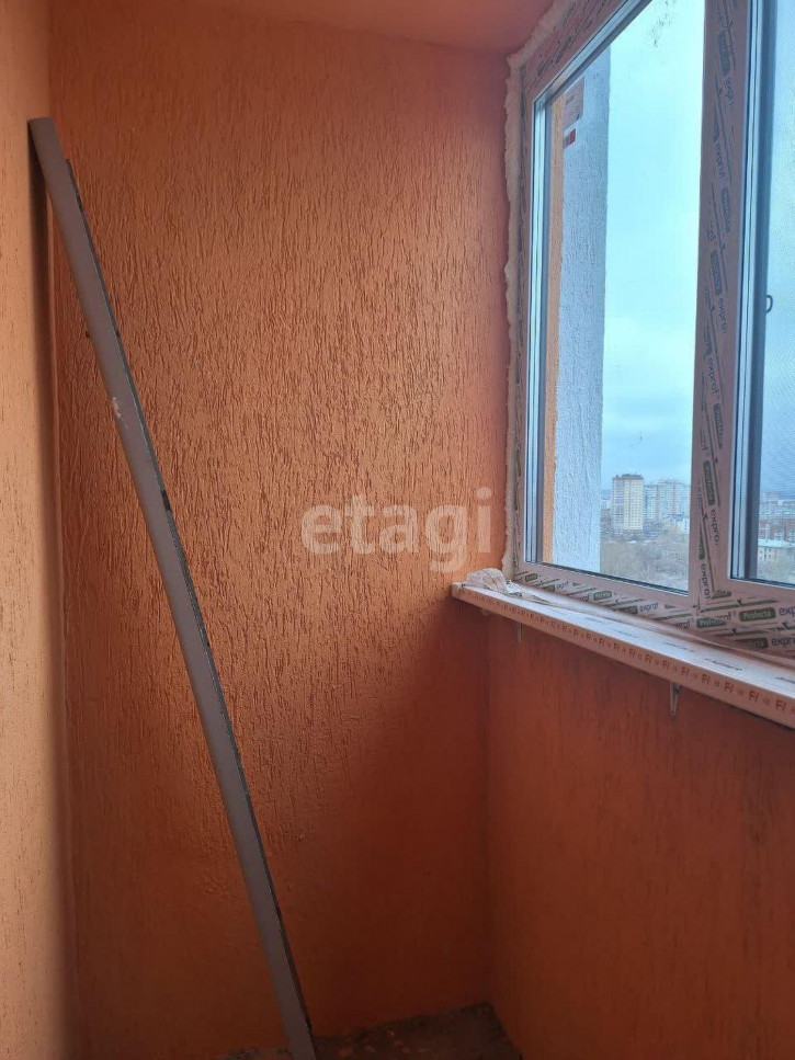 2-комн квартира Менжинского, 60