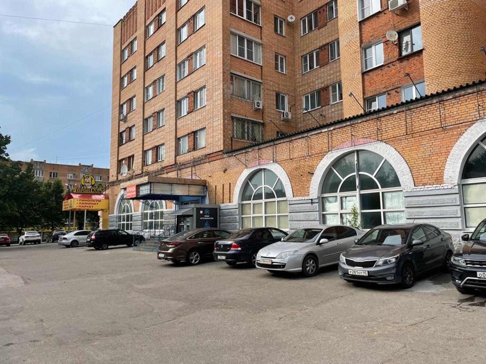 Сдать торговое помещение за 490 000 рублей на ул Гагарина, 8