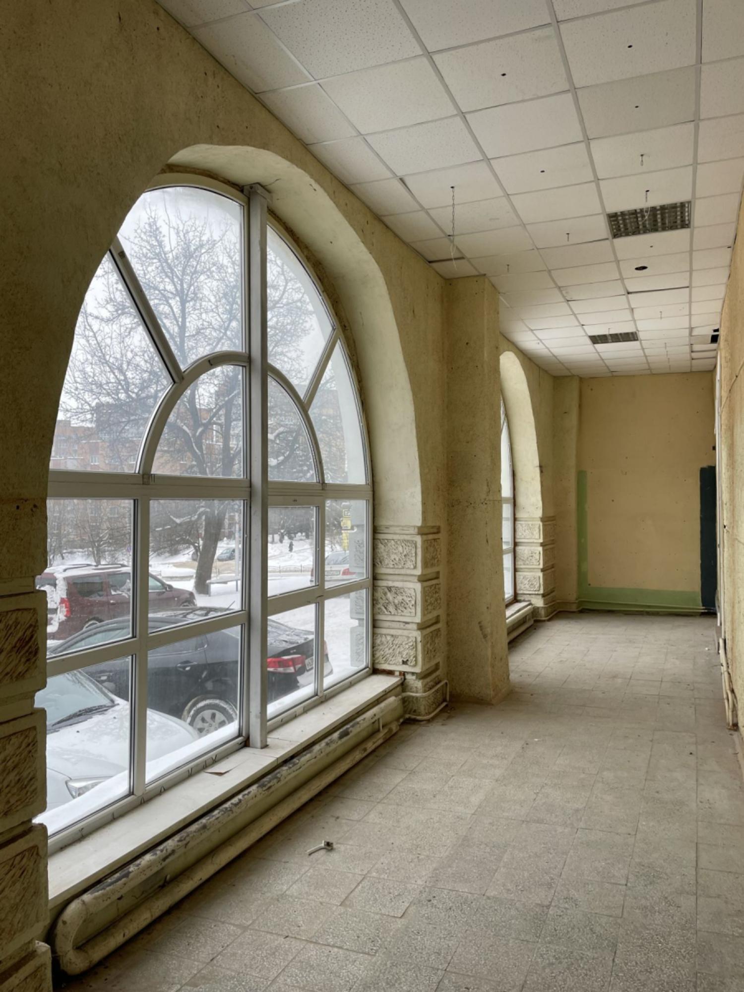 Сдать торговое помещение за 490 000 рублей на ул Гагарина, 8