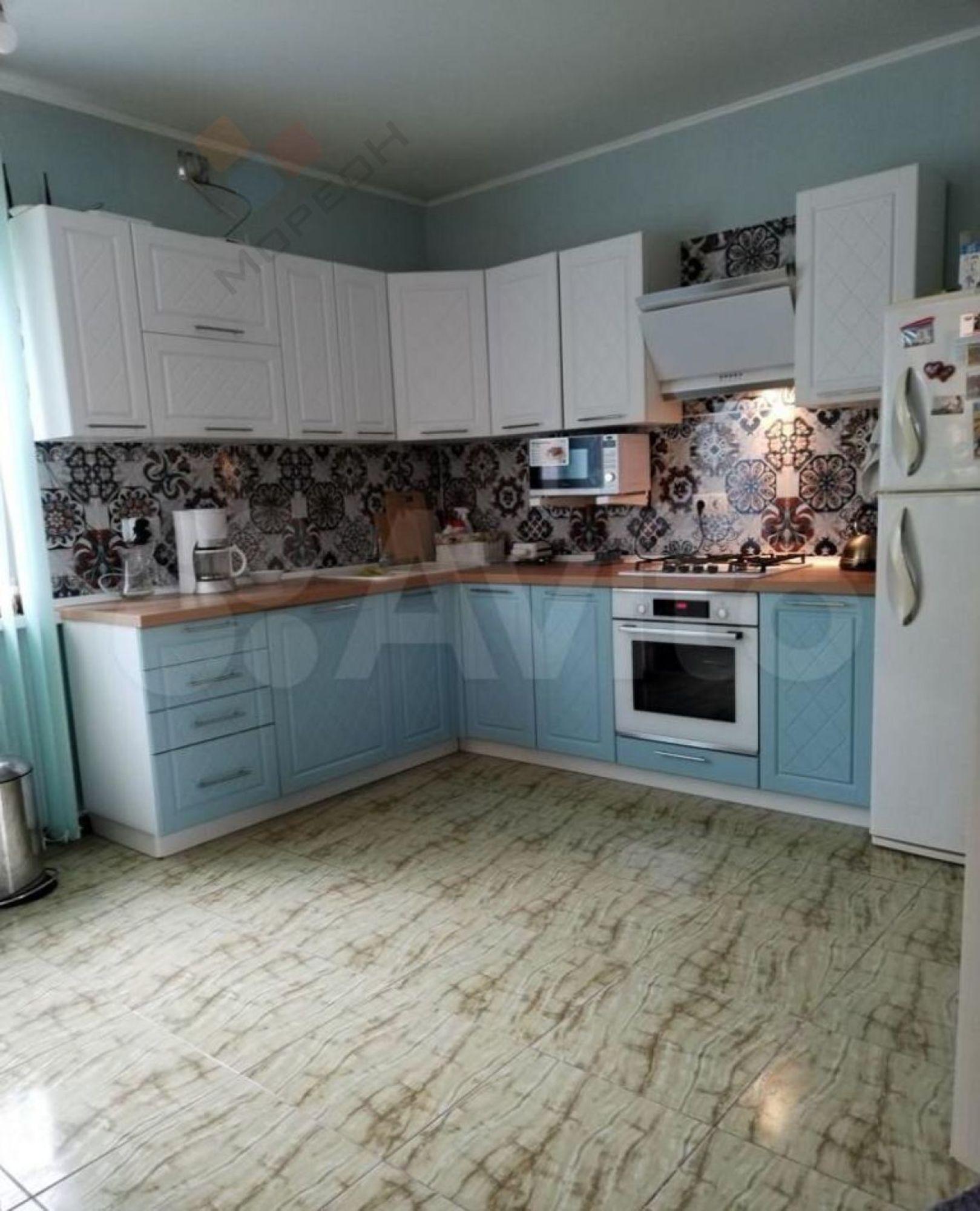 Купить дачу, дом, коттедж за 10 700 000 рублей на Тенистая ул, 390/2