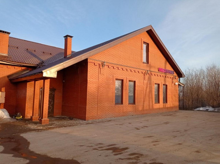 Торговое помещение г.Кинель, п. Алексеевка,  Ульяновская, 2А
