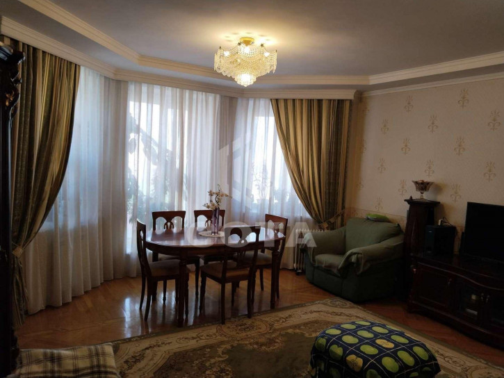 4-комн квартира Свободы улица, 37