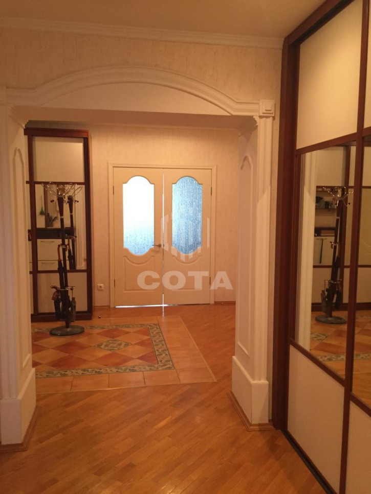 4-комн квартира Свободы улица, 37