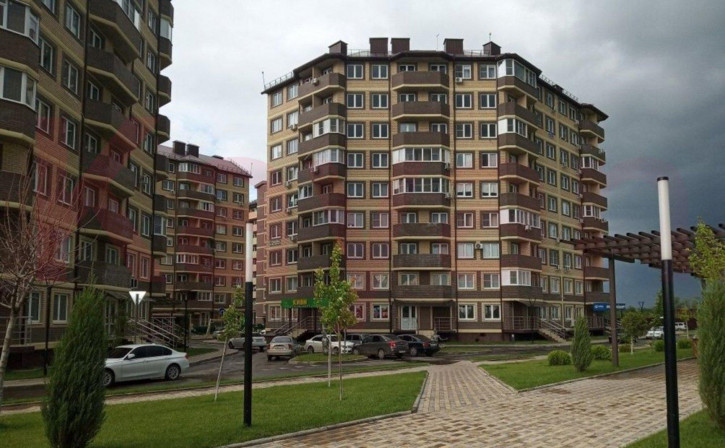 3-комн квартира в новом доме ул им. лётчика Позднякова