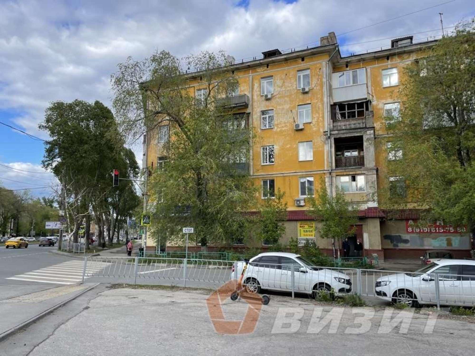 Сдать торговое помещение за 100 000 рублей на Победы улица, 1