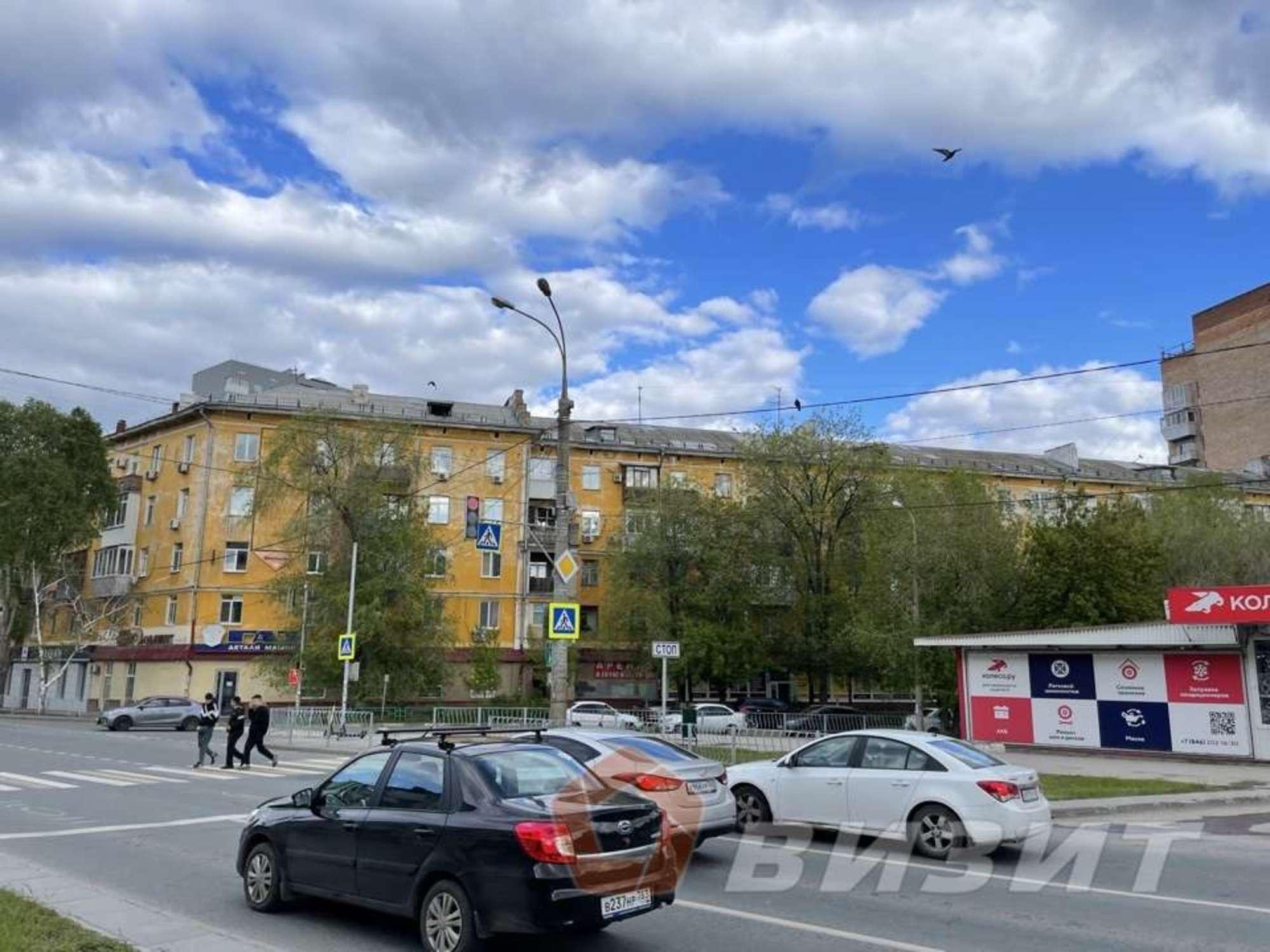 Сдать торговое помещение за 100 000 рублей на Победы улица, 1