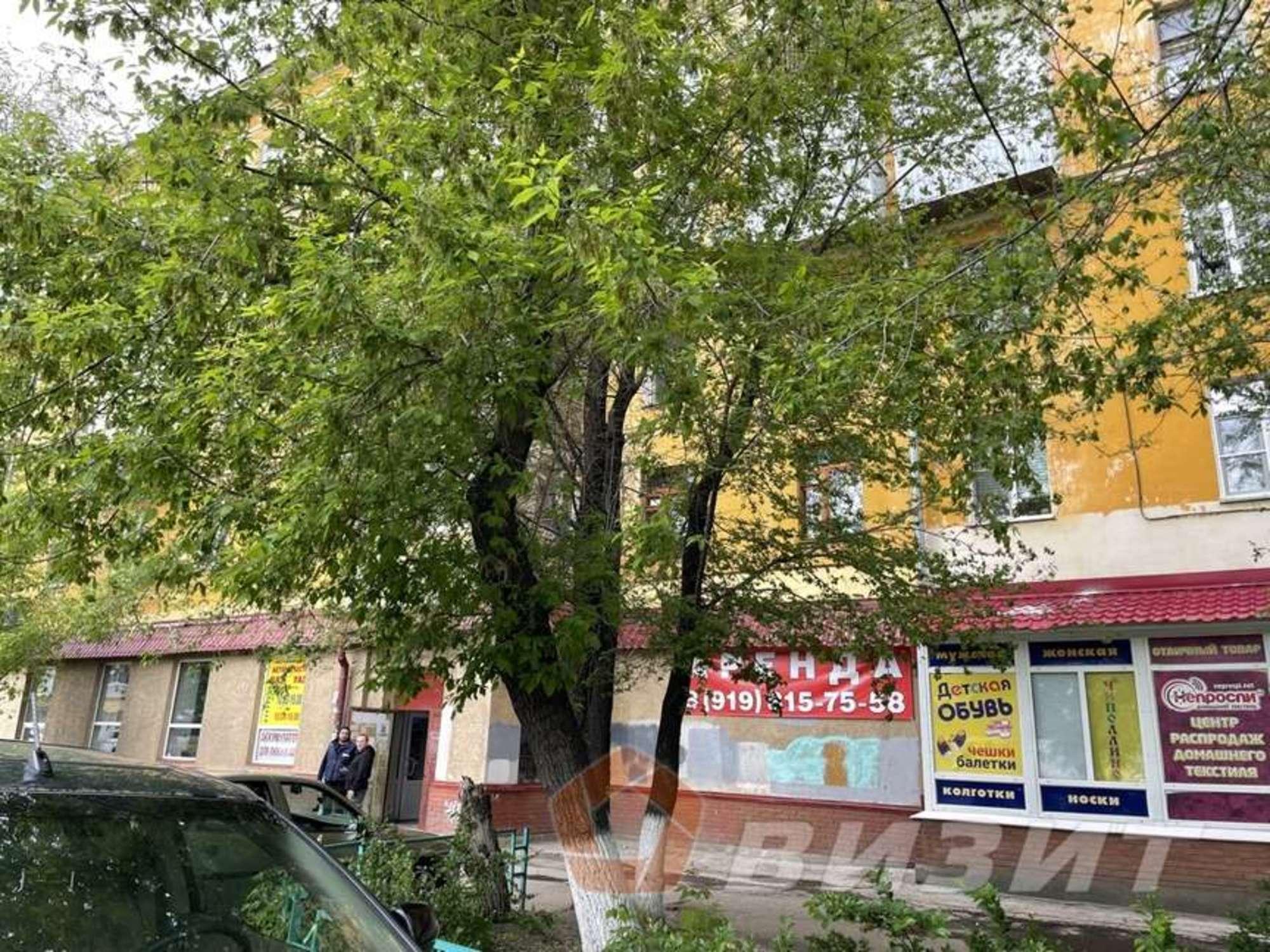 Сдать торговое помещение за 100 000 рублей на Победы улица, 1