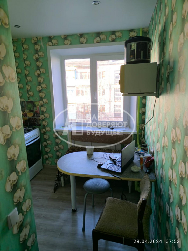3-комн квартира улица Гагарина, 1